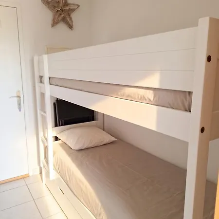 Cozy Avec Balcon A Saint-cyr-sur-mer Apartman Les Lecques